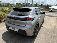 Peugeot E-208 GT, 3/4 arrière : photo d'origine de l'annonce du concessionnaire