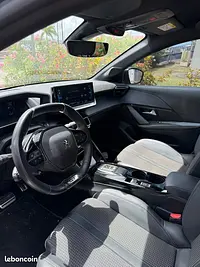 Peugeot E-208 GT, Vue intérieure : photo d'origine de l'annonce du concessionnaire