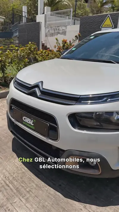 Portada del reel de Instagram del Citroën c4 cactus de GBL AUTOMOBILES, generado por Karbeam