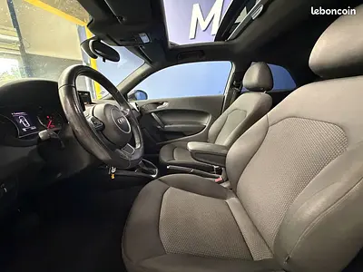 AUDI A1 1.4 122ch S line - 2014 - 110 500 km - Boite - Automatique - Toit ouvrant - Suivi - Garantie, Vue intérieure : photo d'origine de l'annonce du concessionnaire