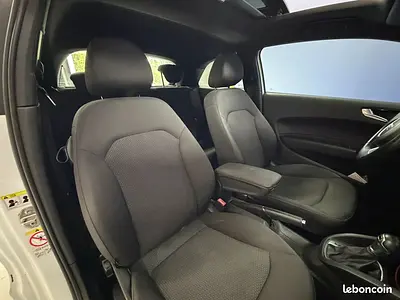 AUDI A1 1.4 122ch S line - 2014 - 110 500 km - Boite - Automatique - Toit ouvrant - Suivi - Garantie, Sièges avant : photo d'origine de l'annonce du concessionnaire