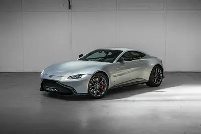 Aston Martin Vantage V8, Front 3/4: original photo from the dealer's listing