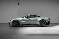 Aston Martin Vantage V8, Exterior Side: original photo from the dealer's listing